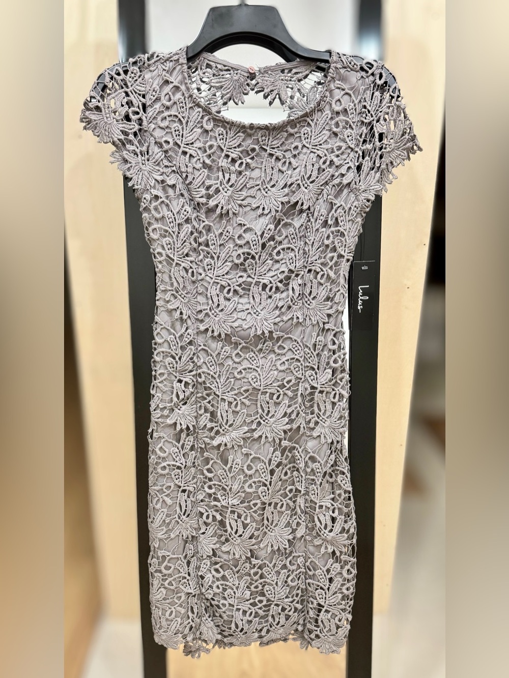 NWT Lulu's Lace Midi Open Back Dress in Lilac/Grayish. Size small